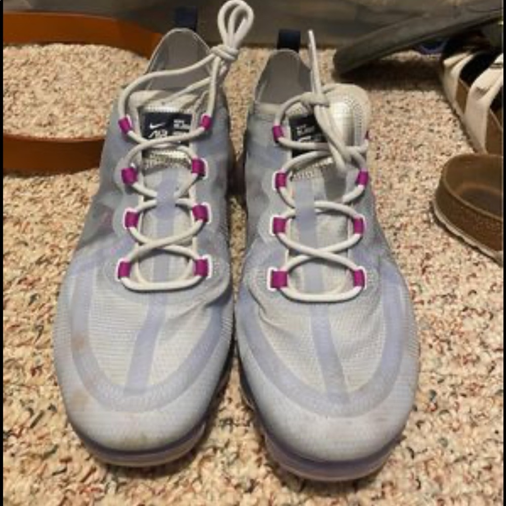 Like new woman’s vapor max